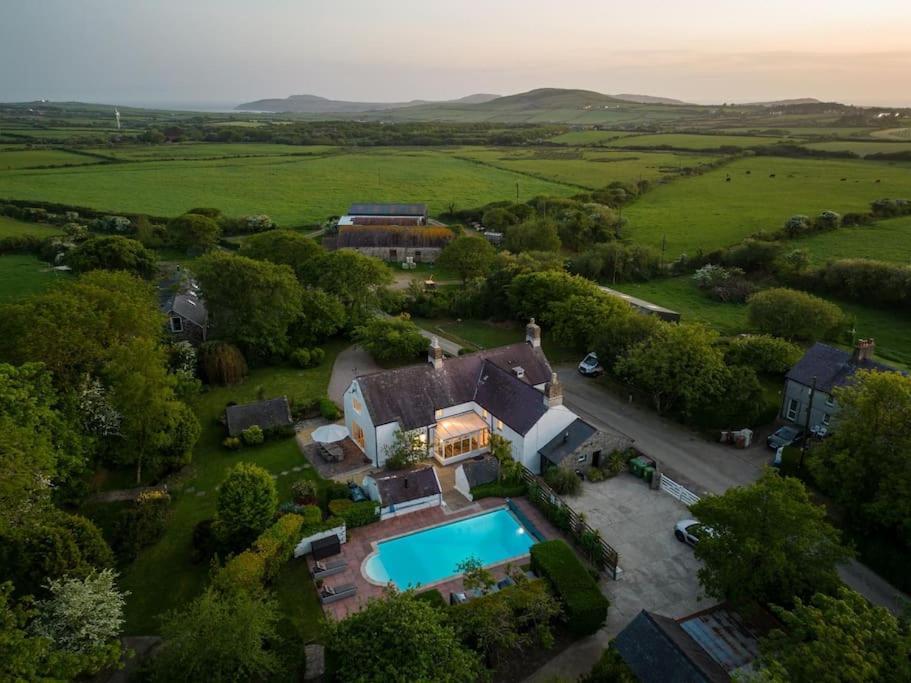 Plas Newydd With Swimming Pool, Fire Pit, And Log Fires Βίλα Rhiw Εξωτερικό φωτογραφία